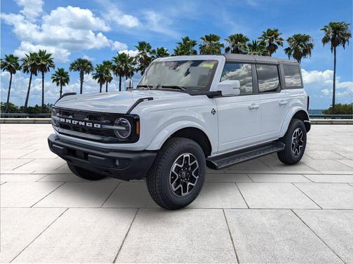 Oxford White 2025 Ford Bronco Outer Banks