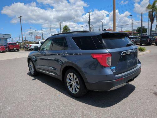 Blue Metallic 2021 Ford Explorer XLT