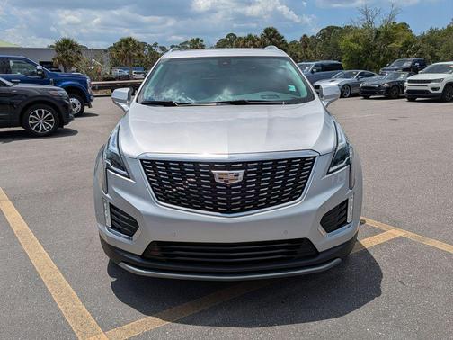 Radiant Silver Metallic 2020 Cadillac XT5 Premium Luxury