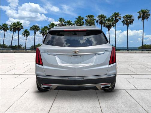Radiant Silver Metallic 2020 Cadillac XT5 Premium Luxury