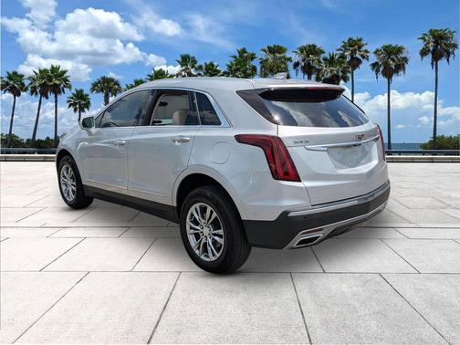 Radiant Silver Metallic 2020 Cadillac XT5 Premium Luxury