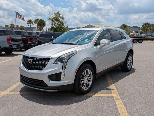Radiant Silver Metallic 2020 Cadillac XT5 Premium Luxury