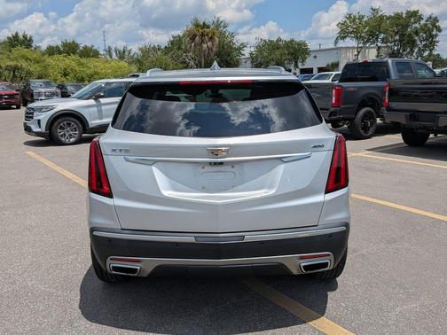Radiant Silver Metallic 2020 Cadillac XT5 Premium Luxury