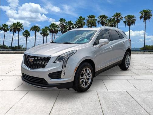 Radiant Silver Metallic 2020 Cadillac XT5 Premium Luxury