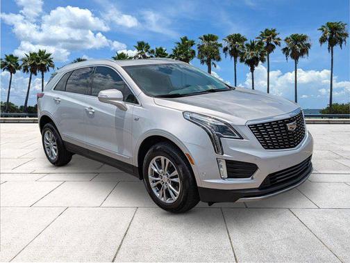 Radiant Silver Metallic 2020 Cadillac XT5 Premium Luxury