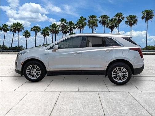 Radiant Silver Metallic 2020 Cadillac XT5 Premium Luxury