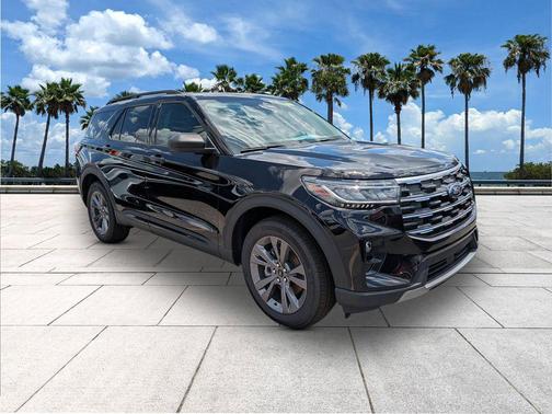 Agate Black Metallic 2026 Ford Explorer Active w/200A Pkg