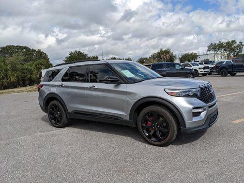 2022 Ford Explorer ST
