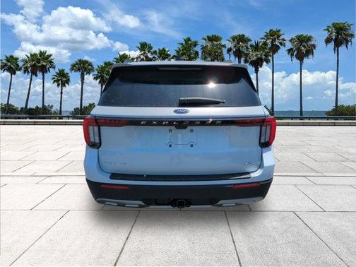 Space White Metallic 2026 Ford Explorer Active