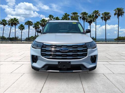 Space White Metallic 2026 Ford Explorer Active