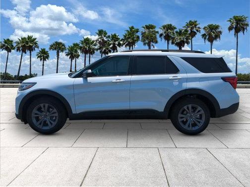 Space White Metallic 2026 Ford Explorer Active