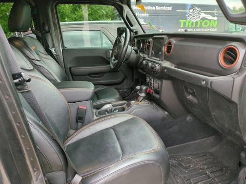 Granite Crystal Metallic Clearcoat 2022 Jeep Gladiator Mojave 4x4