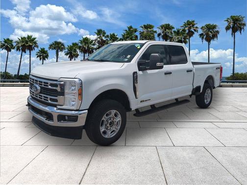 Oxford White 2025 Ford F-250 XLT