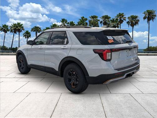 Space White Metallic 2026 Ford Explorer Tremor