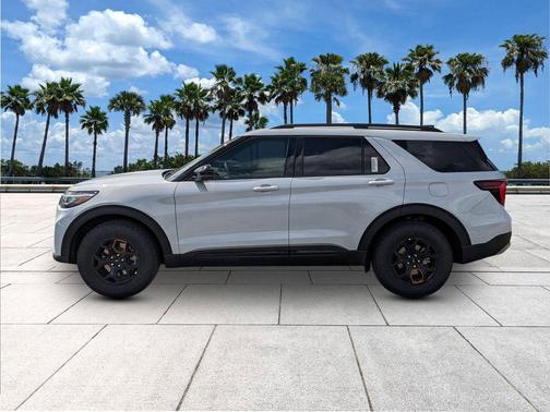 Space White Metallic 2026 Ford Explorer Tremor