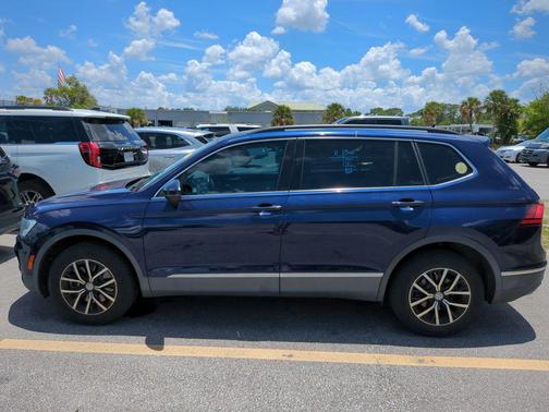 Atlantic Blue Metallic 2021 Volkswagen Tiguan 2.0T SE