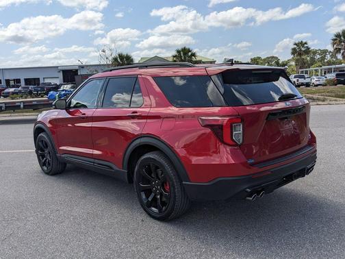 Rapid Red Metallic Tinted Clearcoat 2023 Ford Explorer ST