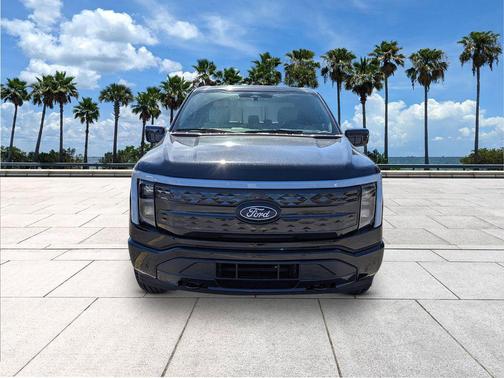 2025 Ford F-150 Lightning Platinum
