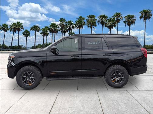Agate Black Metallic 2026 Ford Expedition Tremor