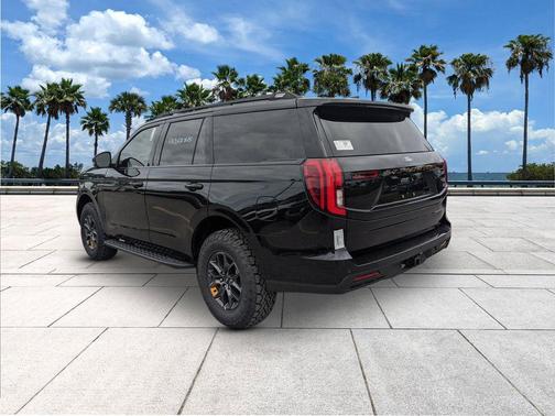 Agate Black Metallic 2026 Ford Expedition Tremor