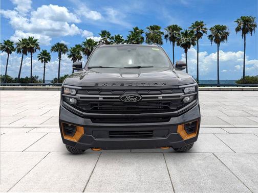 Agate Black Metallic 2026 Ford Expedition Tremor