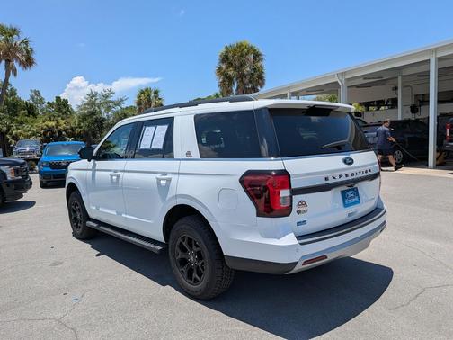 Oxford White 2022 Ford Expedition Timberline