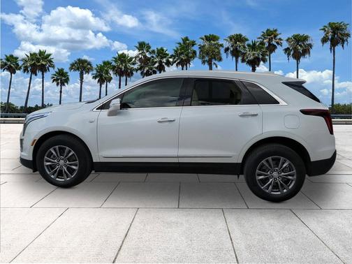 Crystal White Tricoat 2021 Cadillac XT5 Premium Luxury
