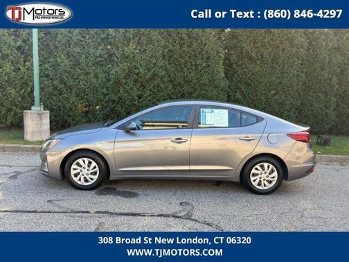2019 Hyundai ELANTRA SE