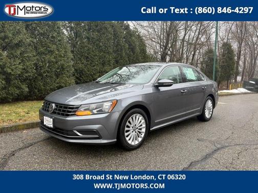 Platinum Gray Metallic 2017 Volkswagen Passat 1.8T SE