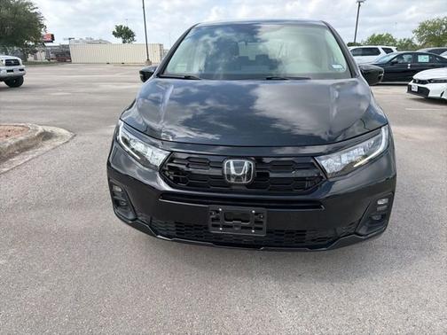 Crystal Black Pearl 2026 Honda Odyssey
