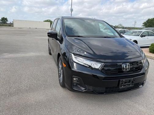 Crystal Black Pearl 2026 Honda Odyssey