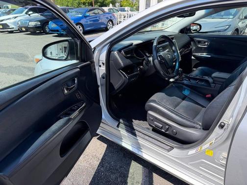 Classic Silver Metallic 2013 Toyota Avalon Limited