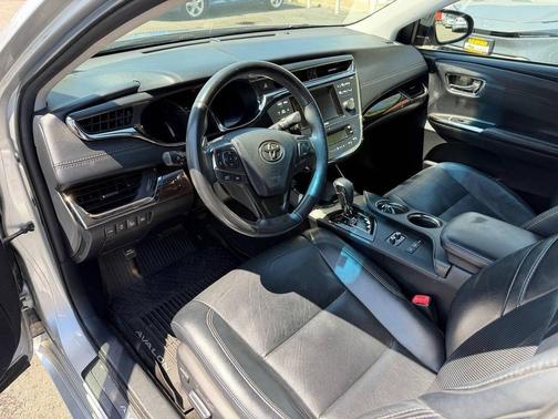 Classic Silver Metallic 2013 Toyota Avalon Limited