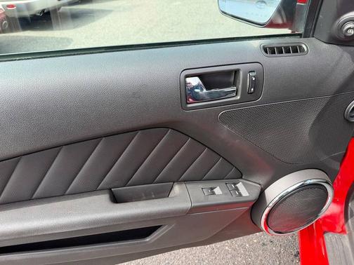 2014 Ford Mustang V6 Premium