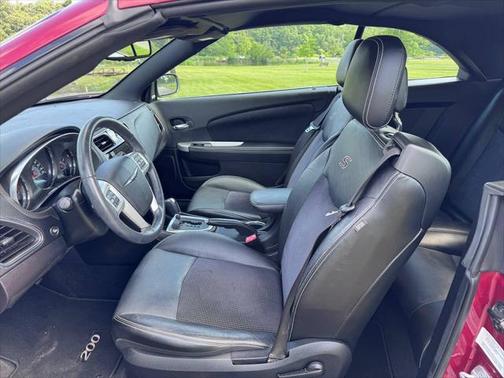 2014 Chrysler 200 S