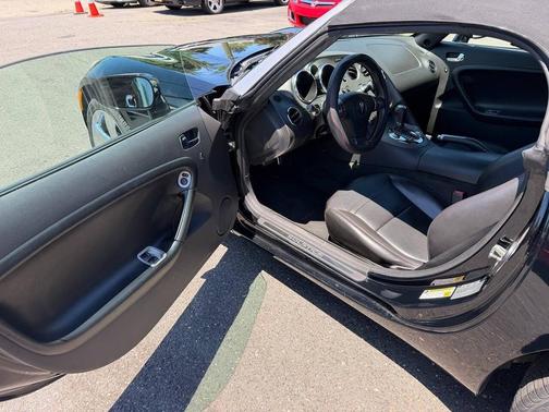 Mysterious 2008 Pontiac Solstice GXP