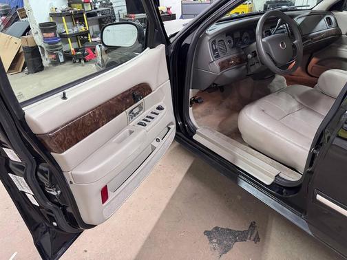 2011 Mercury Grand Marquis LS