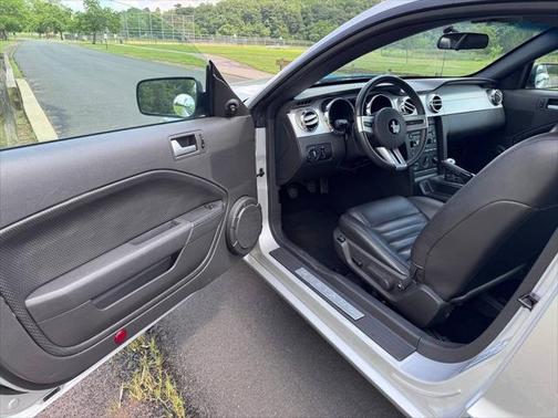 2005 Ford Mustang GT Premium