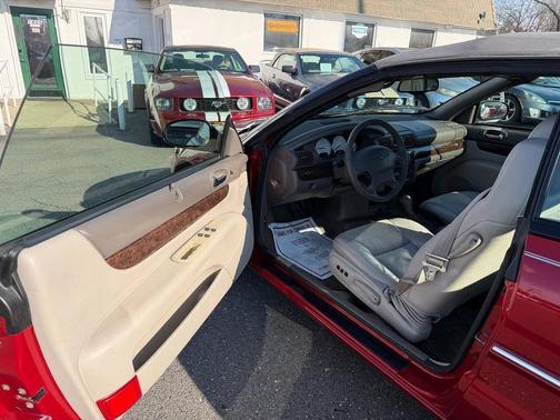 2004 Chrysler Sebring Base