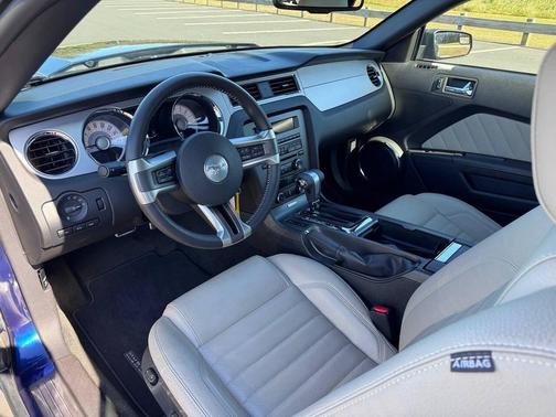 2012 Ford Mustang V6 Premium