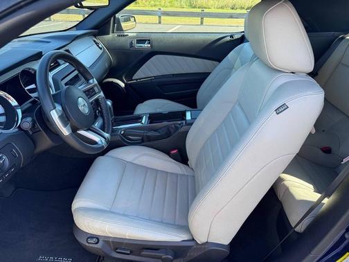 2012 Ford Mustang V6 Premium