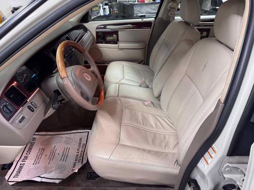 2004 Lincoln Town Car Ultimate