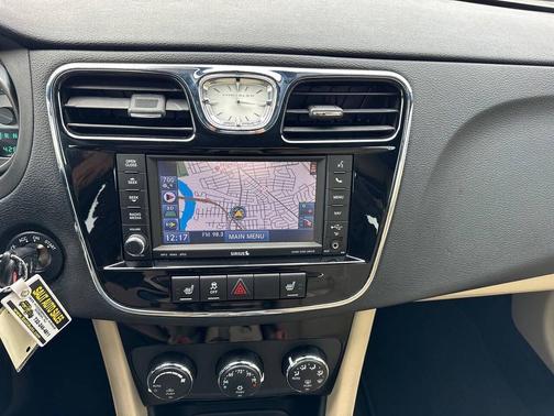 2013 Chrysler 200 Limited