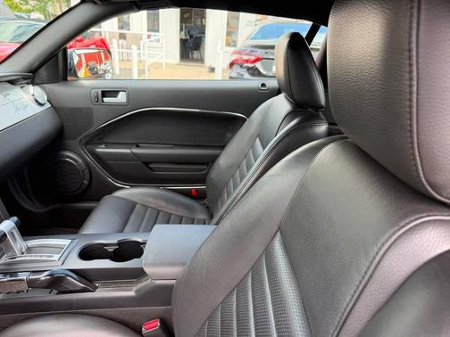 Screaming Yellow Clearcoat 2006 Ford Mustang GT Premium