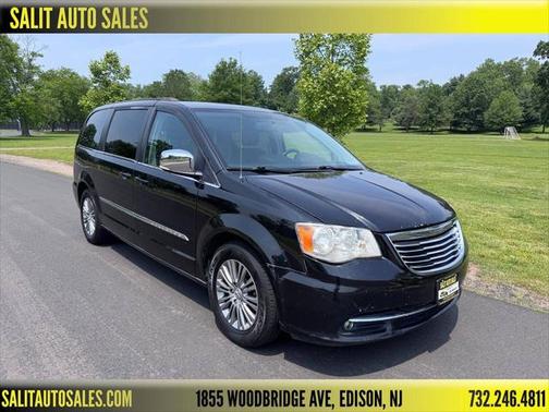2014 Chrysler Town & Country Touring-L