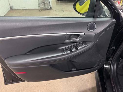 2022 Hyundai SONATA Hybrid SE