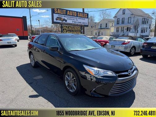 Midnight Black Metallic 2017 Toyota Camry SE