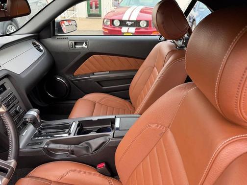 2012 Ford Mustang V6 Premium