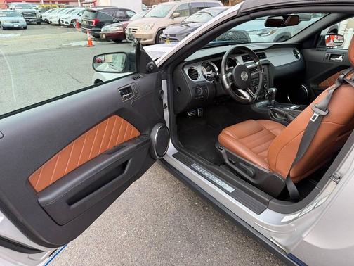 2012 Ford Mustang V6 Premium