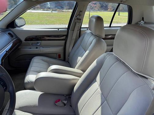 2010 Mercury Grand Marquis LS